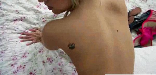  Alone Girl Try Things To Fill Her Holes To Get Climax video-10